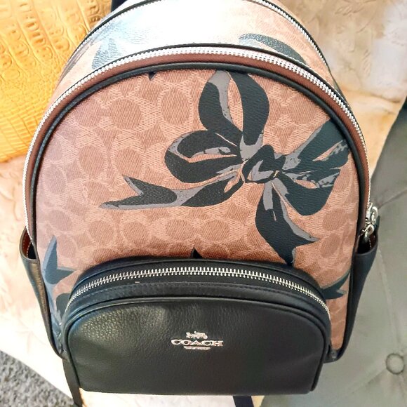 Coach Bow Print Signature Backpack - Picture 2 of 9